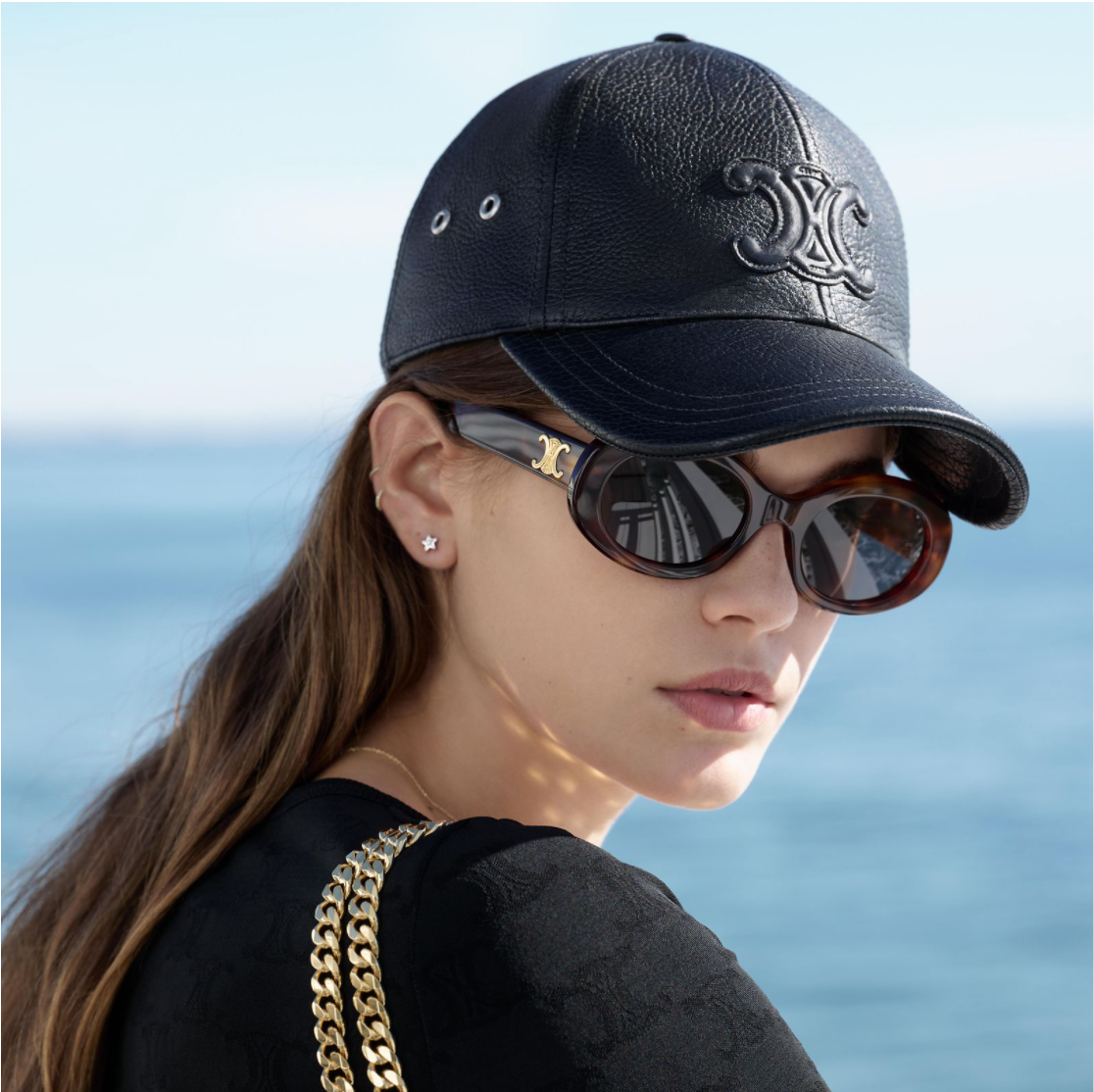 Celine Triomphe oval CL40194u - voorradig