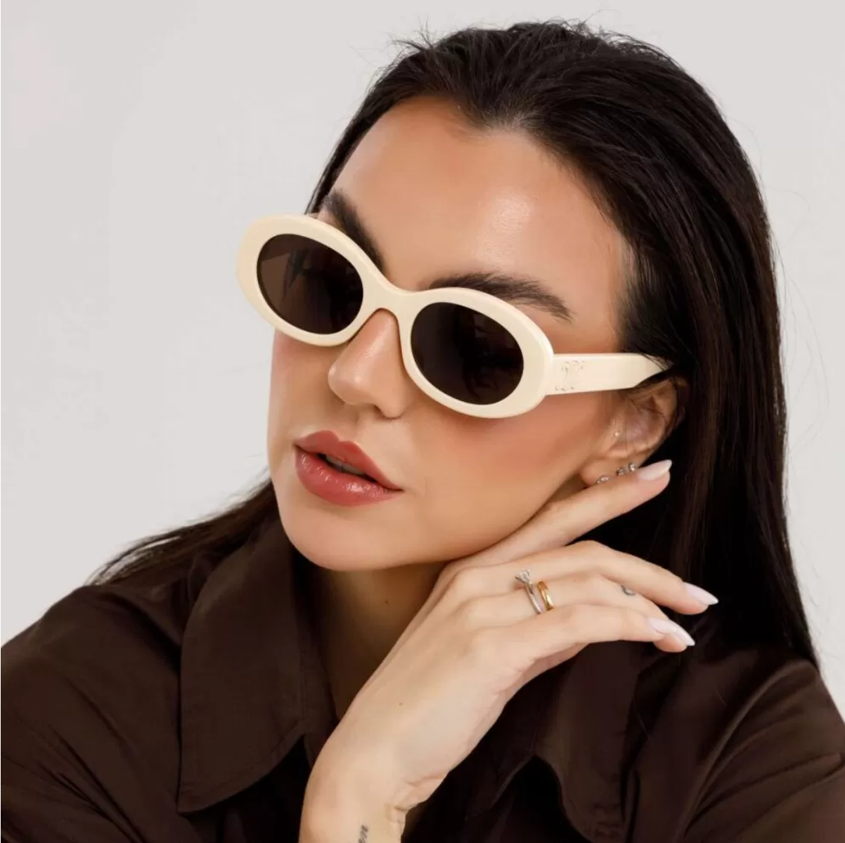 Celine Triomphe oval CL40194u - voorradig